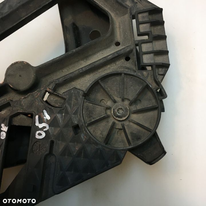 ŚLIZG LAMPY LEWY PRZÓD SKODA OCTAVIA II 1Z0941339 - 10