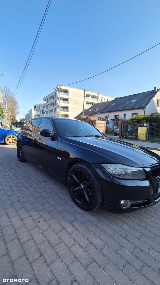 BMW Seria 3 320d DPF Efficient Dynamics Edition - 6