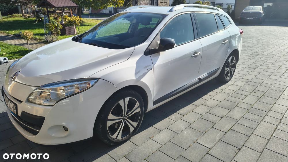 Renault Megane 2011 photo 2