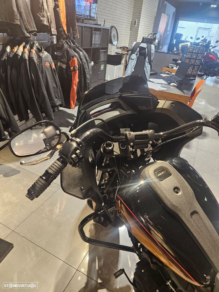 Harley-Davidson Low Rider ST - 13