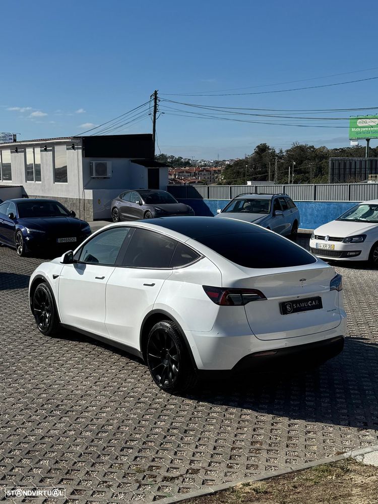 Tesla Model Y Long Range Dual Motor AWD - 3