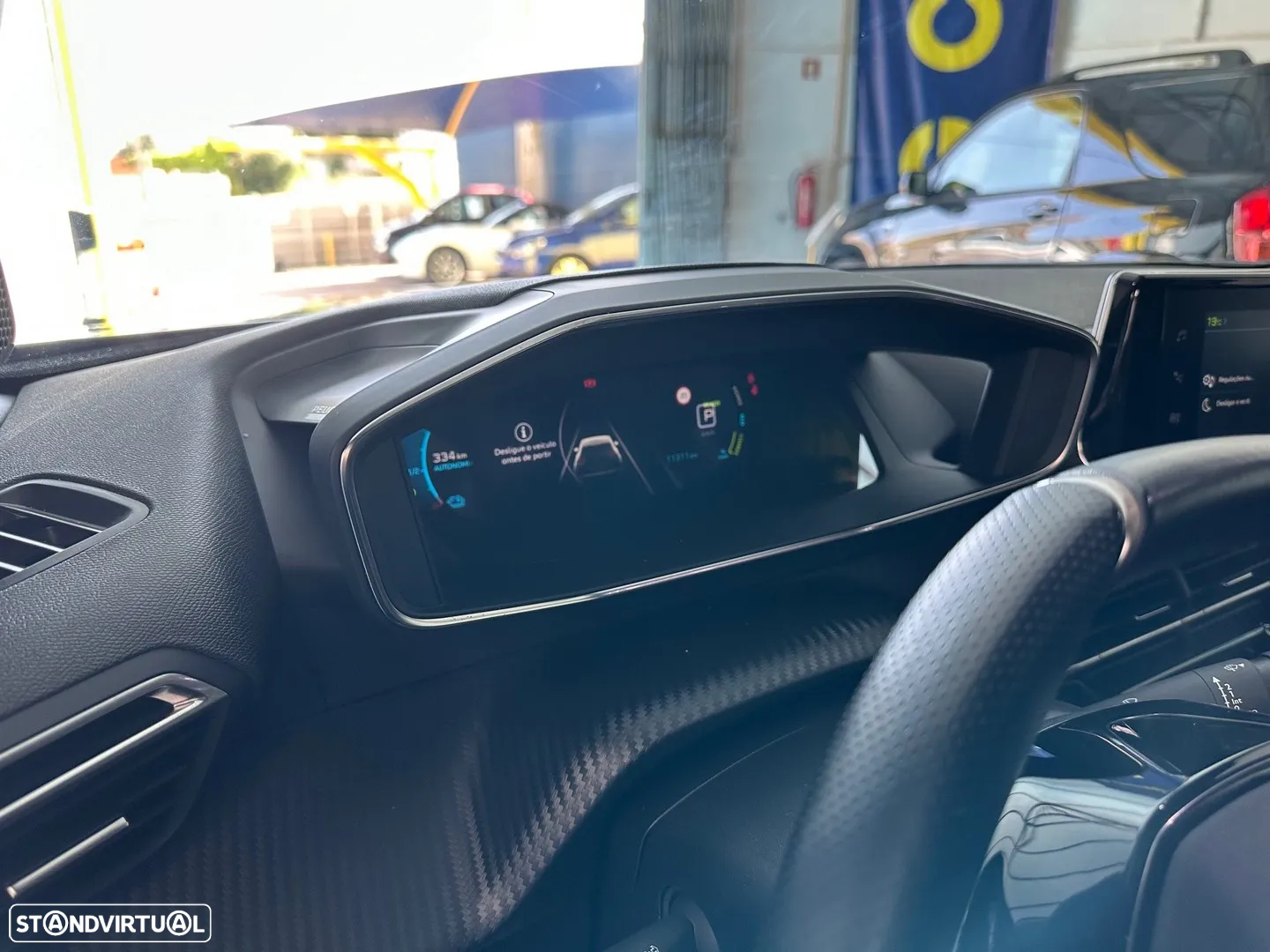 Peugeot e-2008 50 kWh GT - 14