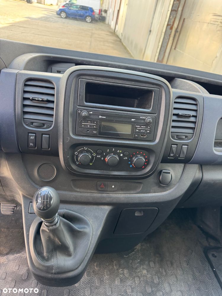 Opel Vivaro - 17