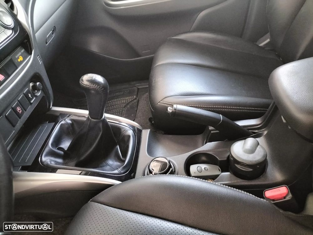 Mitsubishi L200 2.4 DI-D CD Sport Strakar 4WD - 11