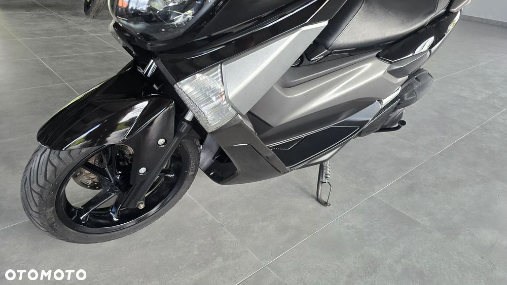 Yamaha NMAX - 3