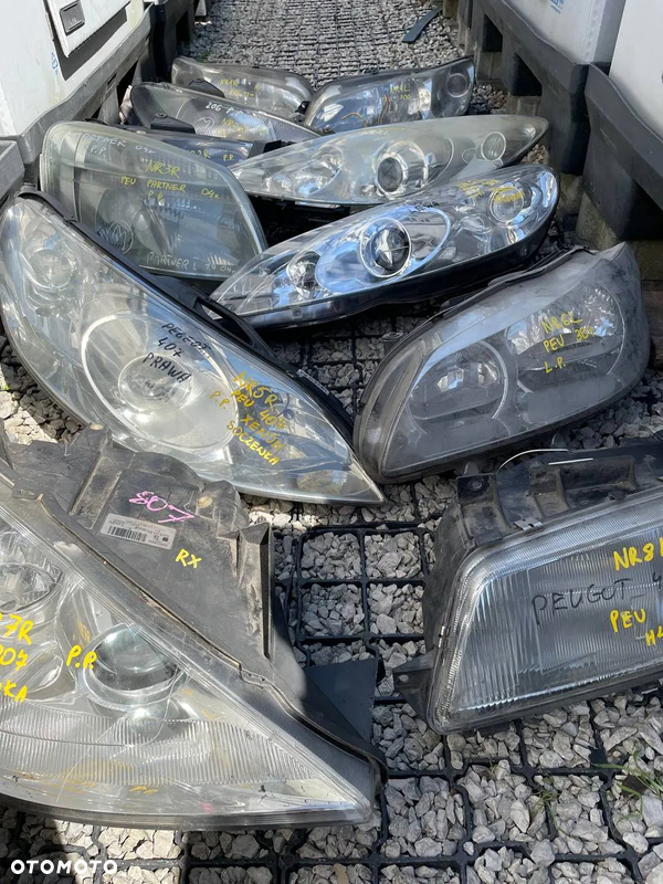PEUGEOT REFLEKTORY HALOGEN KIERUEK LEWE PRAWE