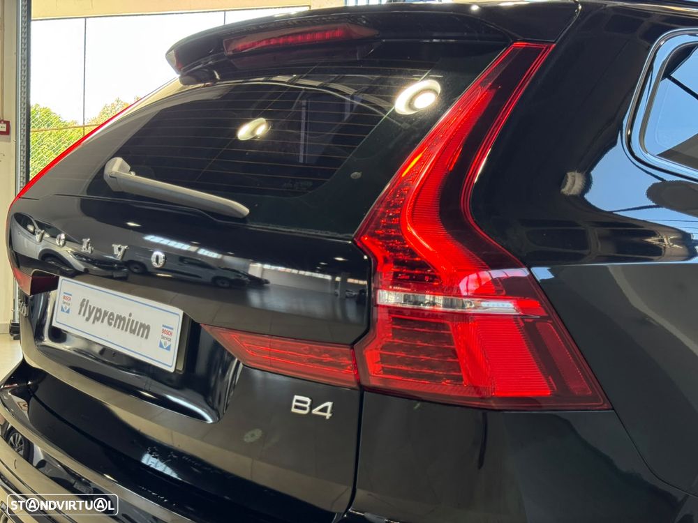 Volvo XC 60 2.0 B4 R-Design - 8