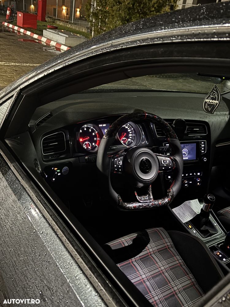Volkswagen Golf 2.0 TSI GTI - 8