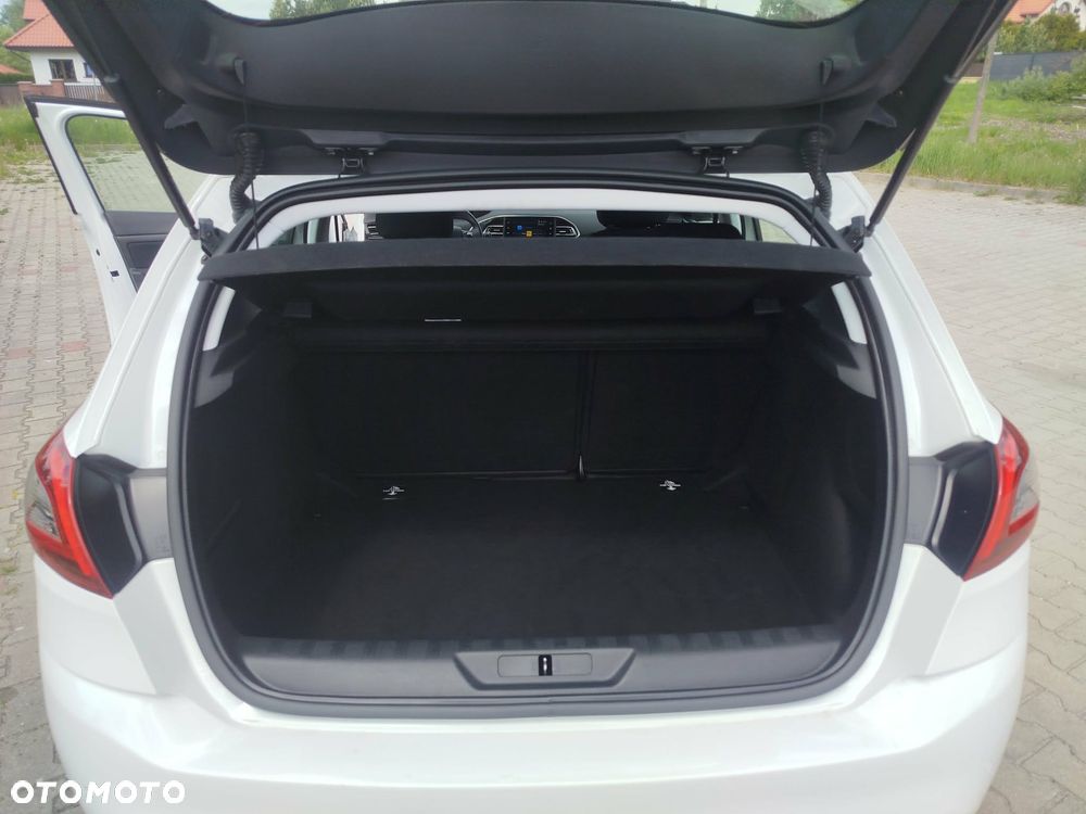 Peugeot 308 - 8