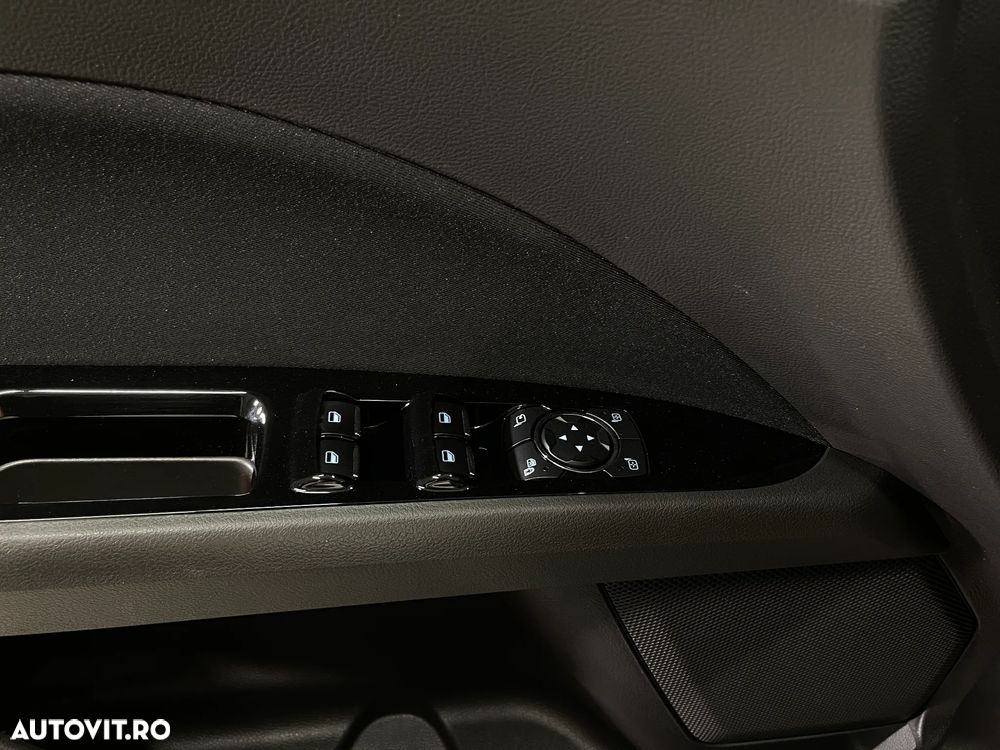 Ford Mondeo 2.0 HEV Titanium - 23