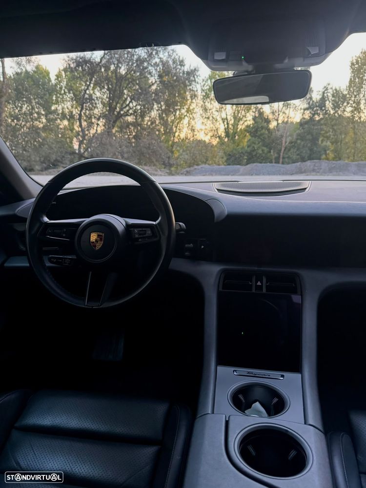 Porsche Taycan - 15