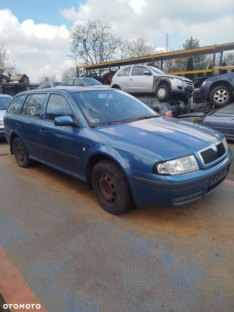 Skoda Octavia 1 na części - 3
