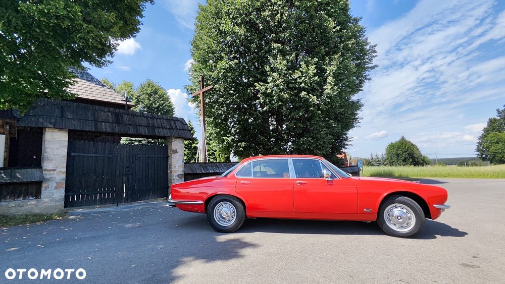 Jaguar XJ - 15