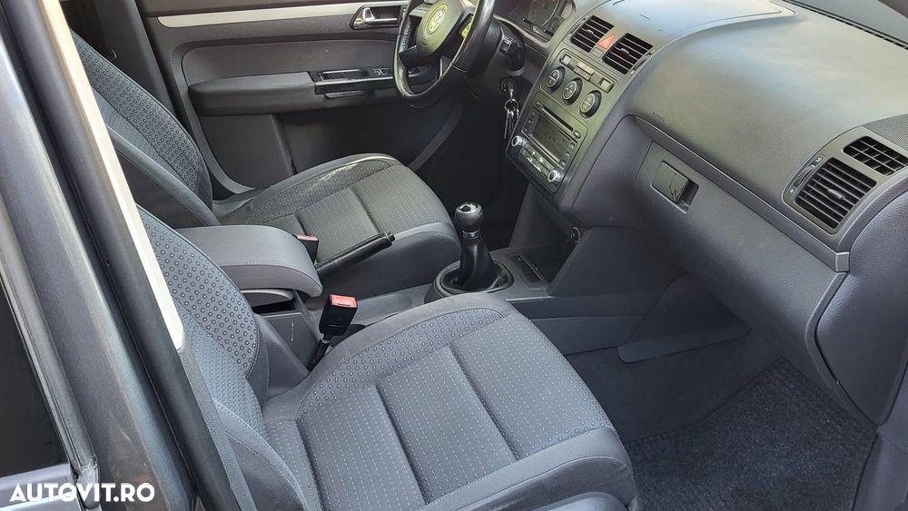Volkswagen Touran - 7