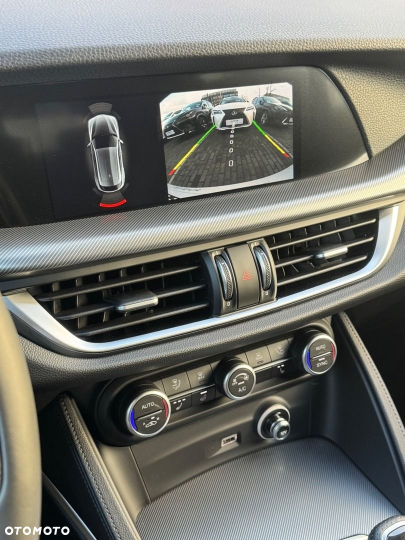 Alfa Romeo Stelvio - 22