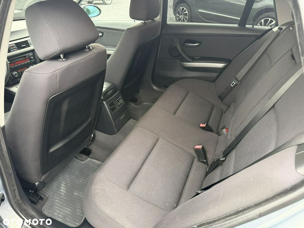 BMW Seria 3 318i Edition Exclusive - 7