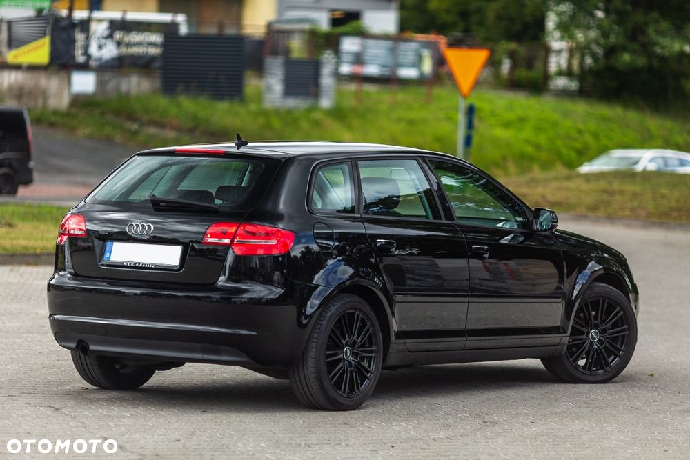 Audi A3 Sportback 2.0 TDI DPF Ambiente - 13