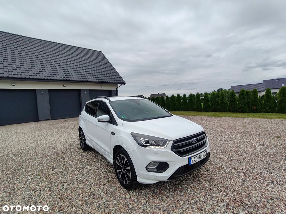 Ford Kuga 1.5 EcoBoost 2x4 ST-Line - 19