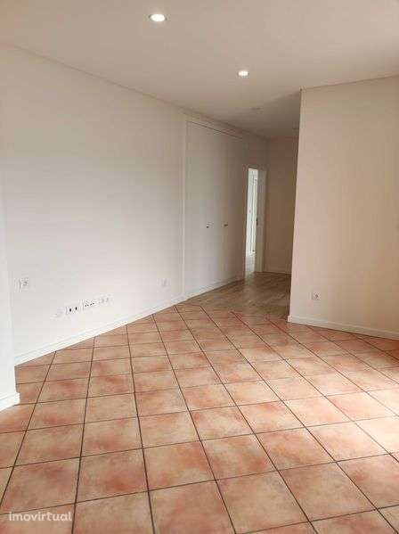 Arrenda-se Apartamento T2 Enxara do Bispo, Mafra, Lisboa - Grande imagem: 3/11