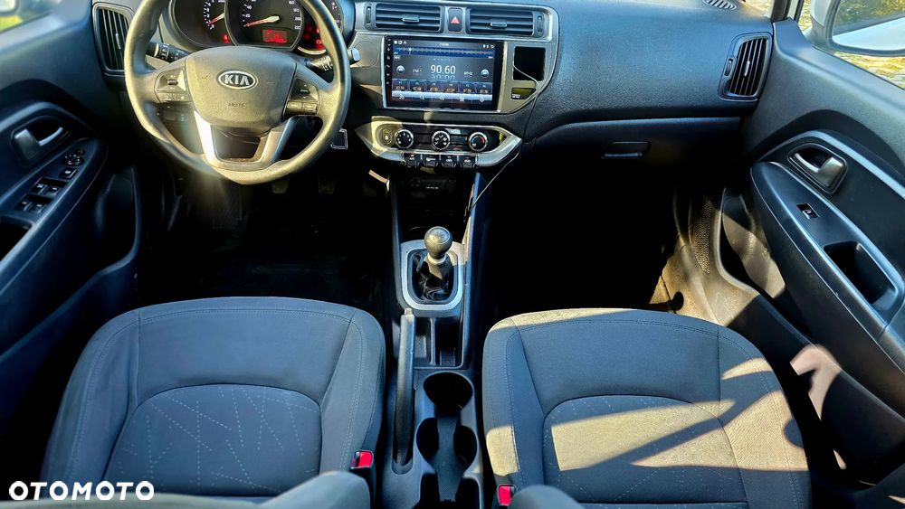 Kia Rio - 4