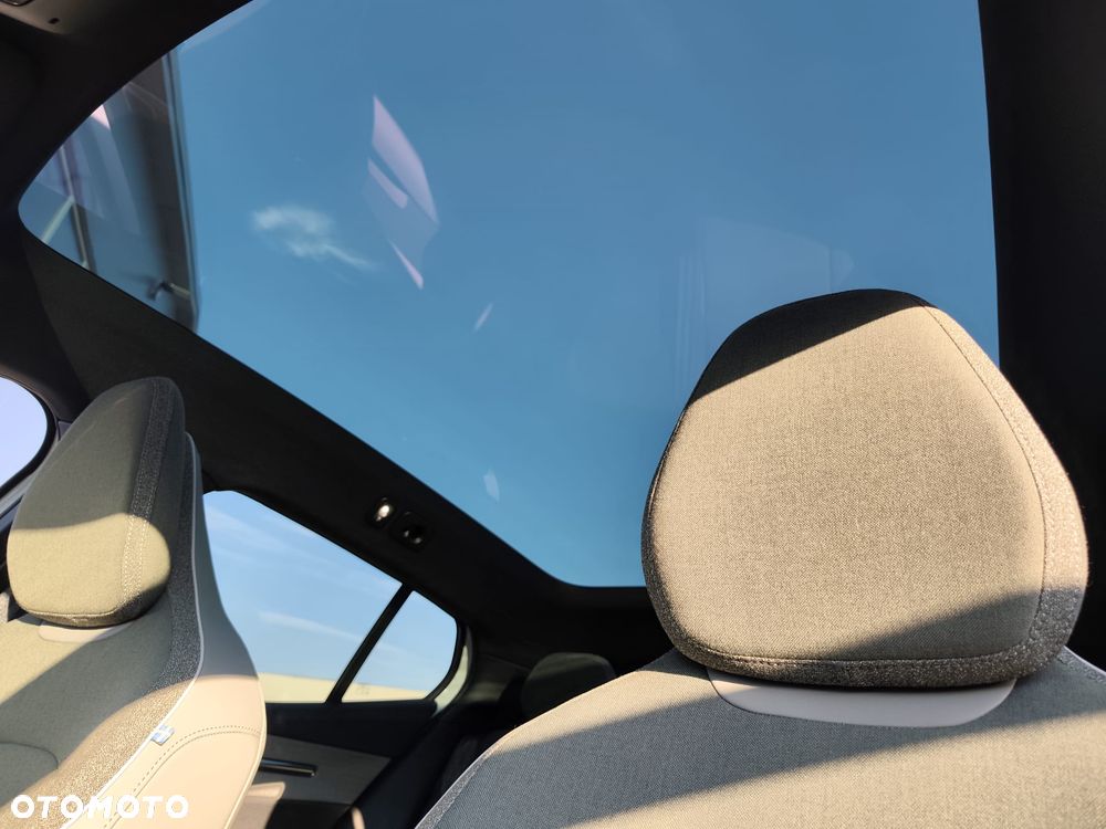 Volvo EX30 69kWh Twin Motor Ultra Black Edition - 12