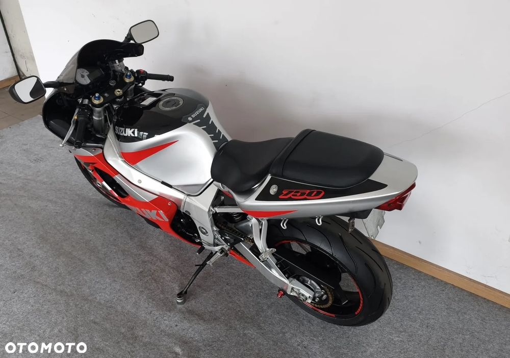 Suzuki GSX-R - 13