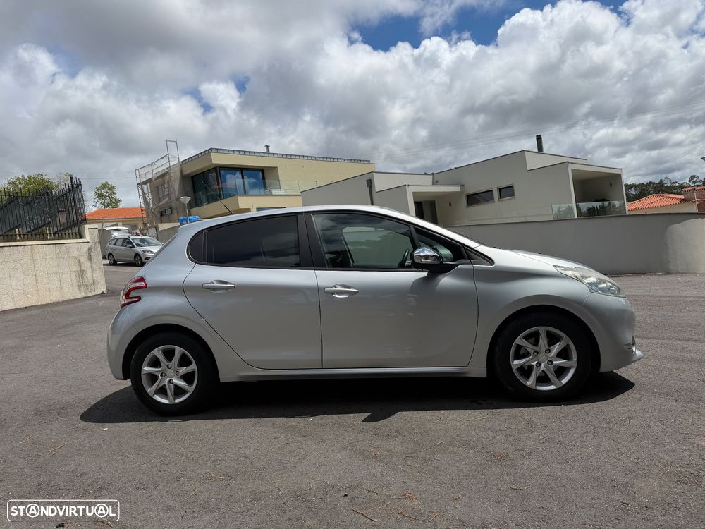 Peugeot 208 1.4 HDi Active - 4
