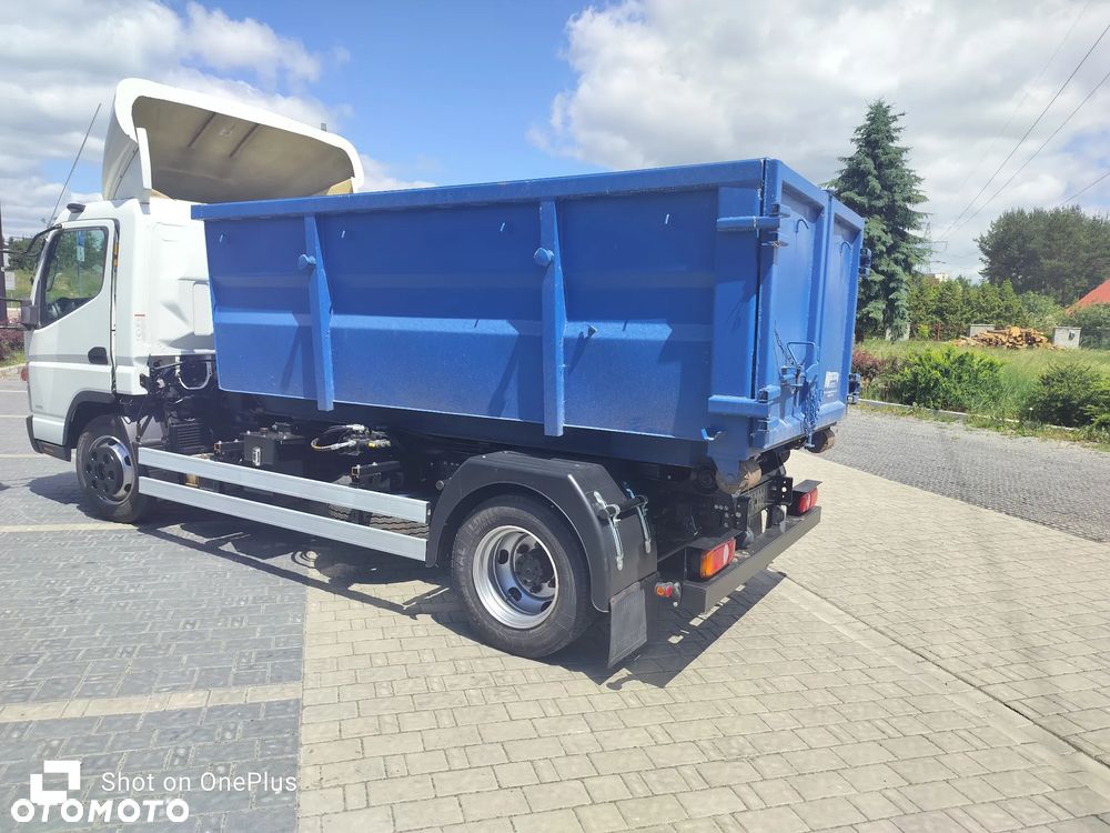 Mitsubishi FUSO - 2