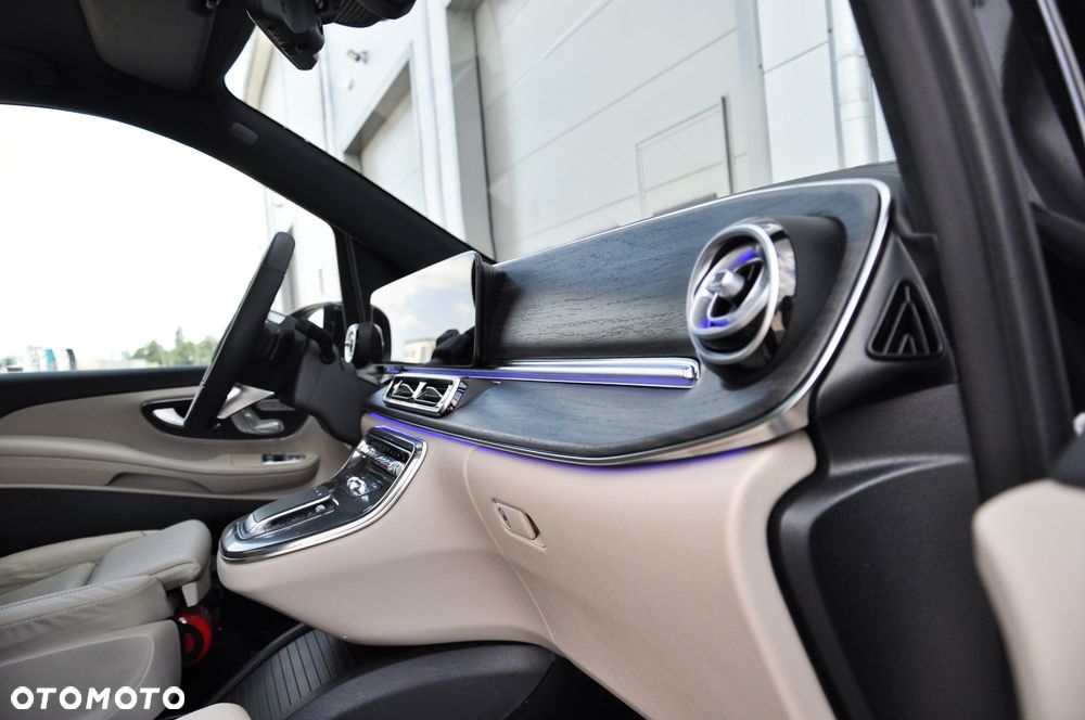 Mercedes-Benz Klasa V 300 d 4-Matic 9G-Tronic Exclusive (d³ugi) - 29