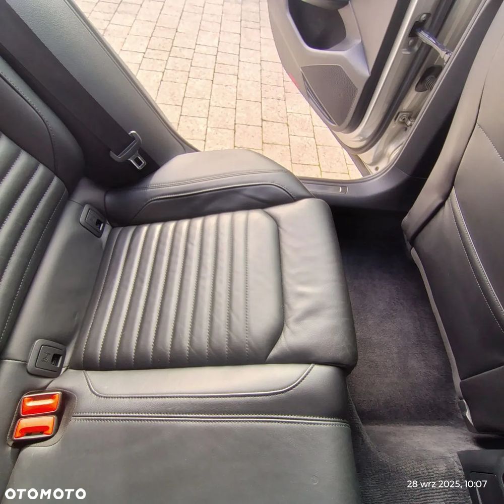 Volkswagen Passat - 23