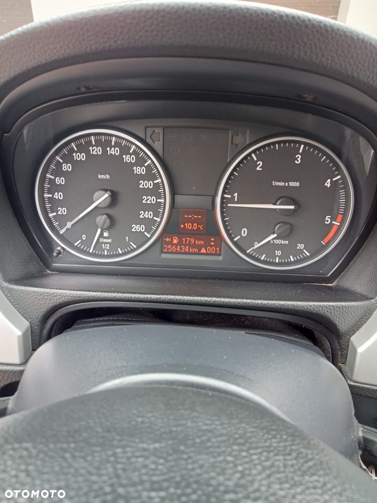 BMW Seria 3 318d - 12