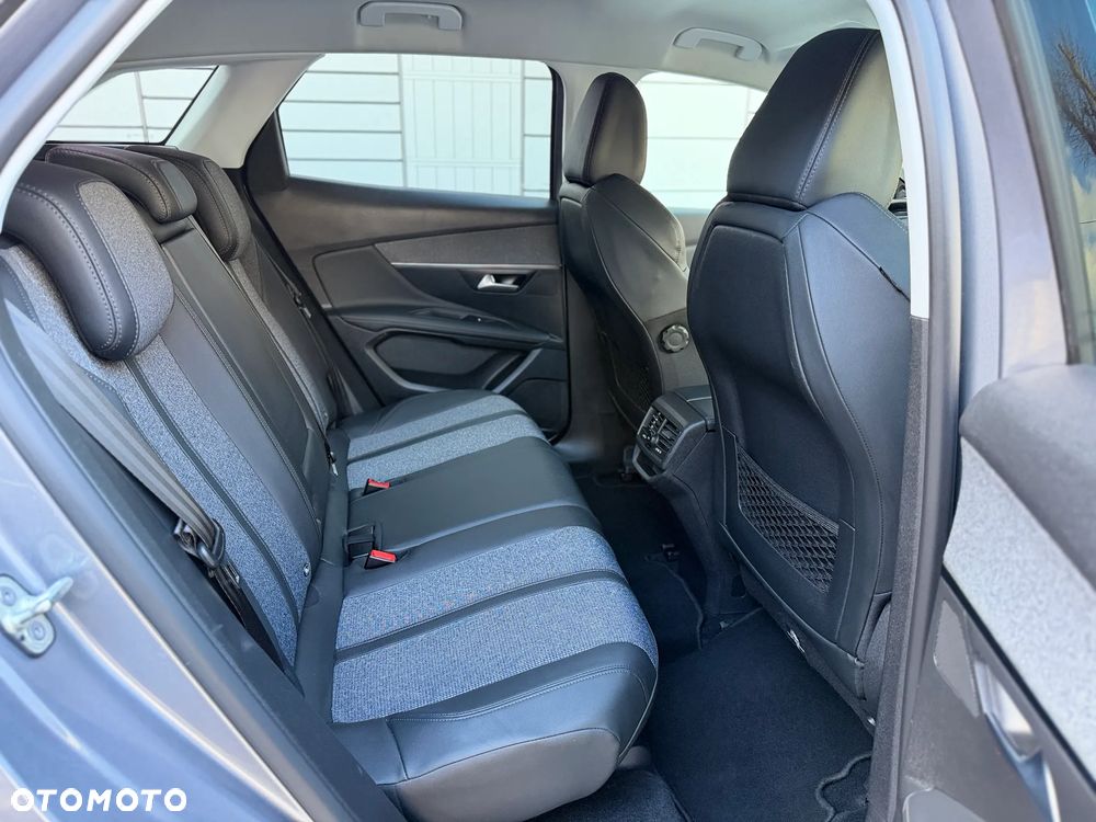 Peugeot 3008 1.2 PureTech Allure S&S EAT8 - 29