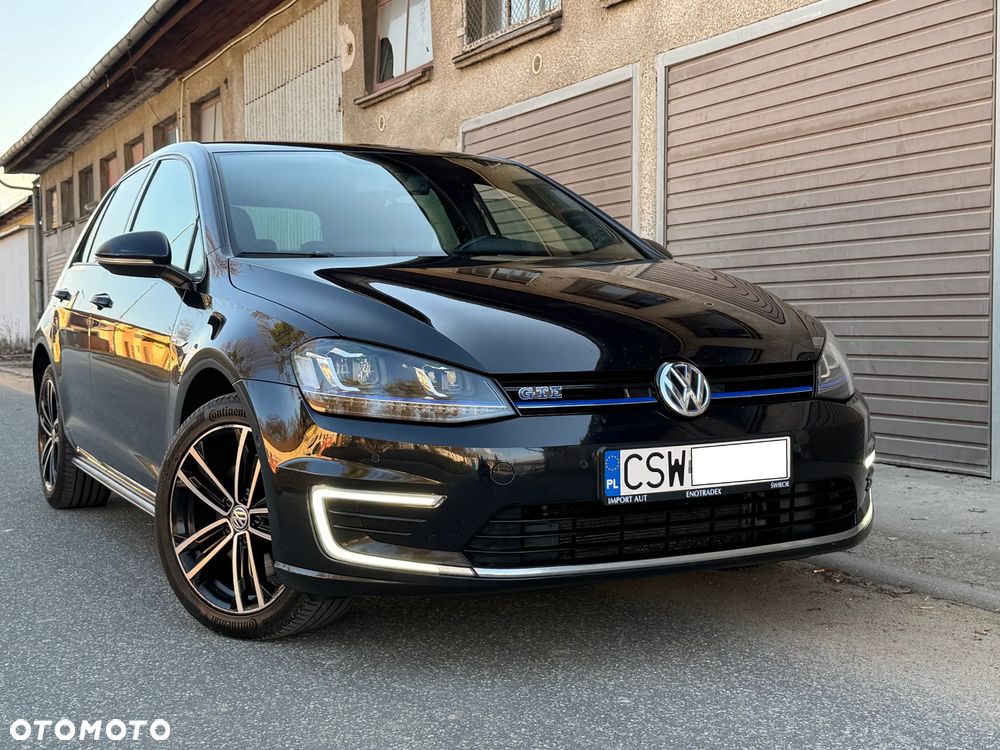 Volkswagen Golf - 6