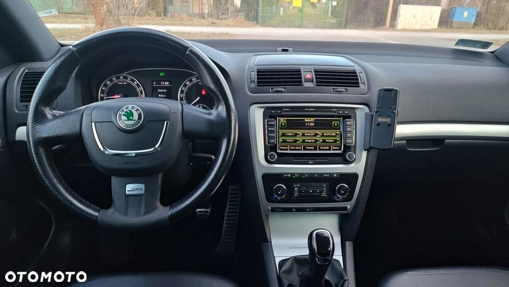 Skoda Octavia 2.0 TDI CR DPF RS - 26