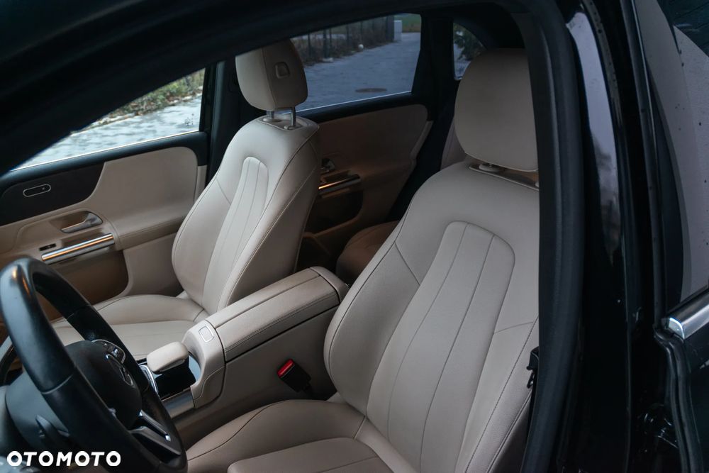 Mercedes-Benz Klasa B 200 d Progressive 8G-DCT - 16