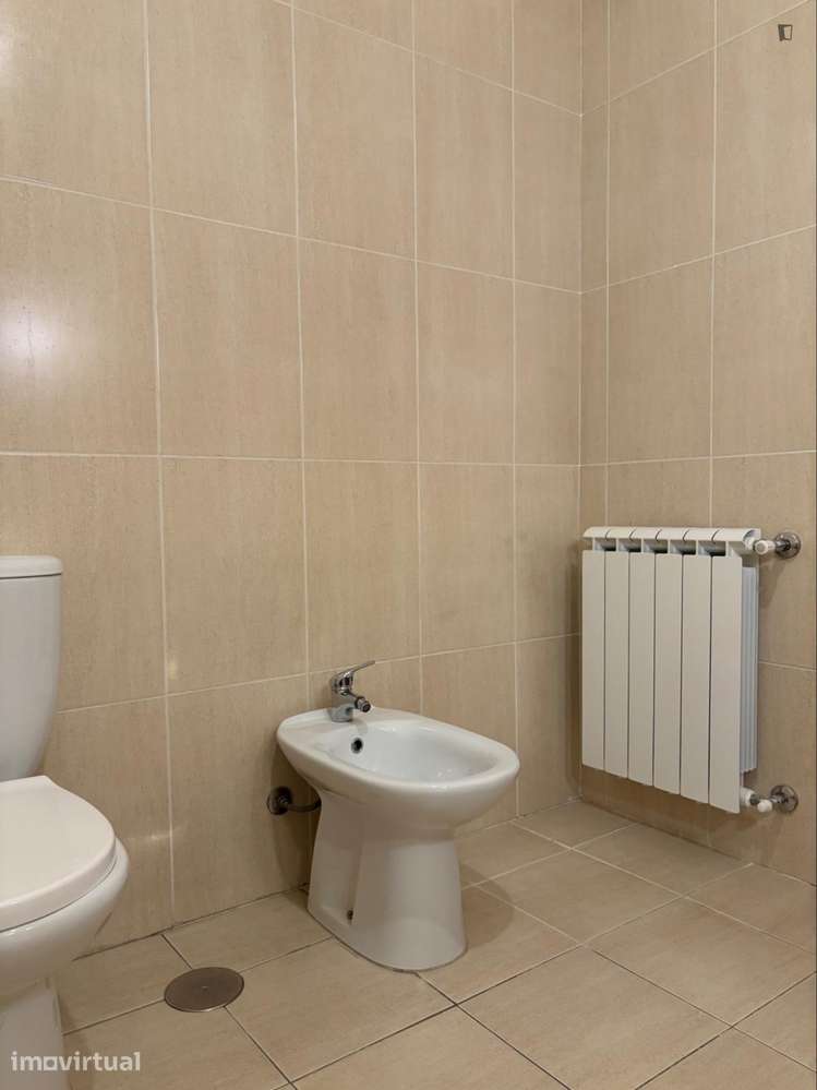 Quarto - localizado em Braga - Grande imagem: 5/9
