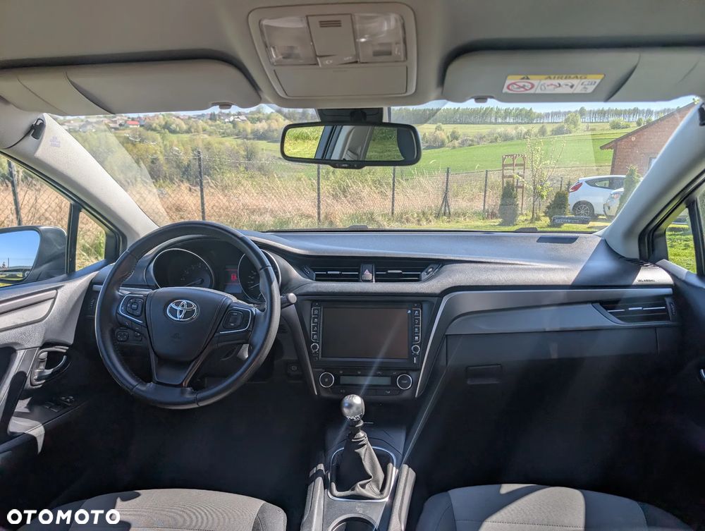 Toyota Avensis 1.8 Premium - 6