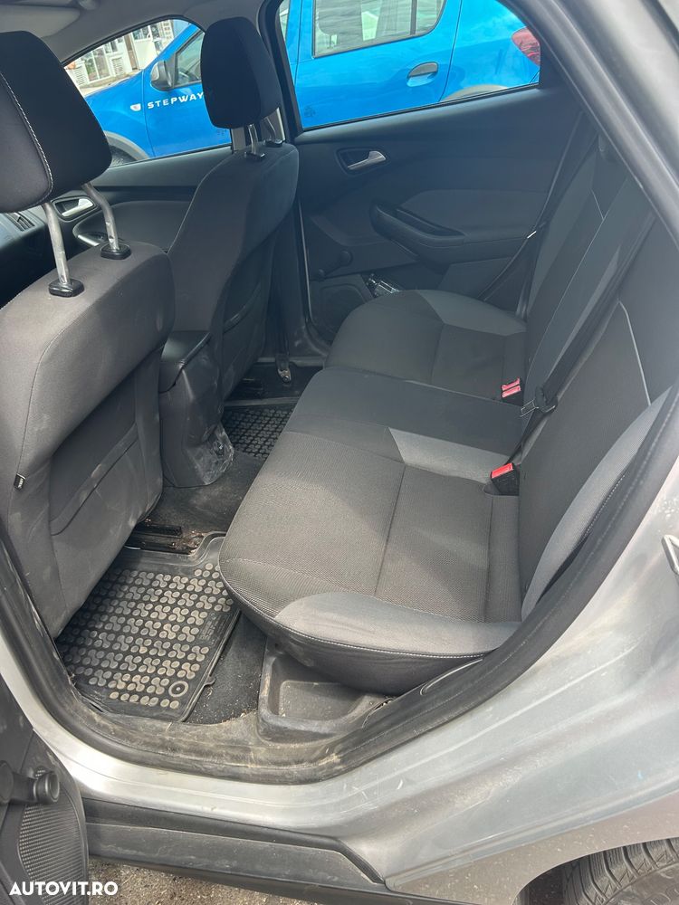 Ford Focus - 11