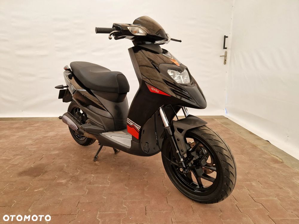 Aprilia SR - 12