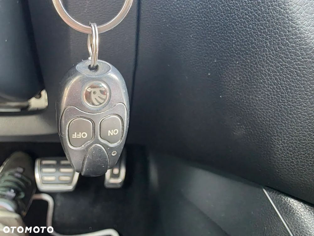 Skoda Octavia 2.0 TDI RS DSG - 28