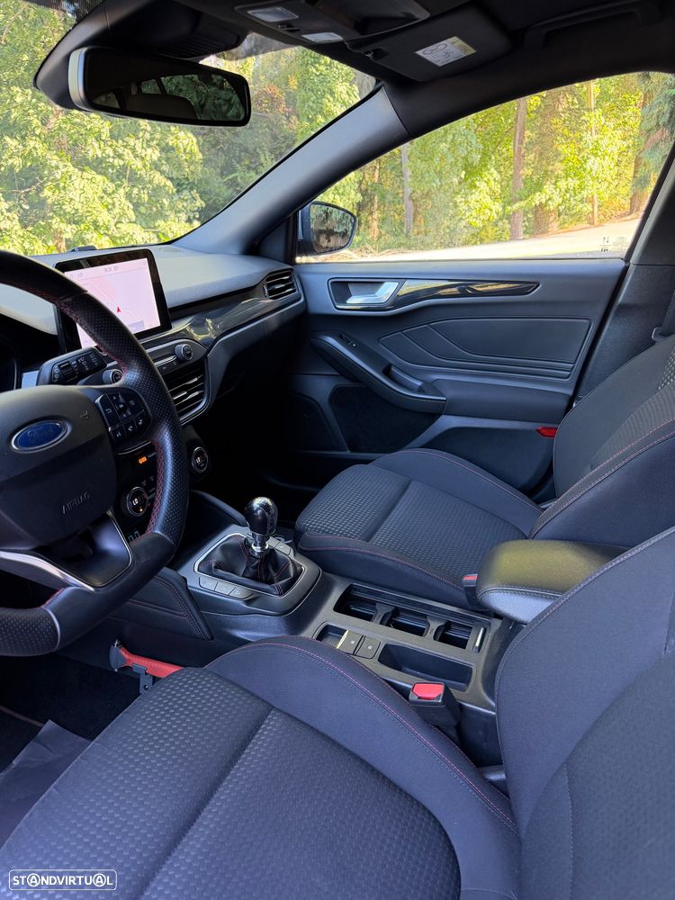 Ford Focus SW 1.0 EcoBoost Hybrid ST-LINE X — fotografia 12