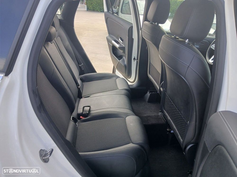 Mercedes-Benz GLA 250 e 8G-DCT - 17