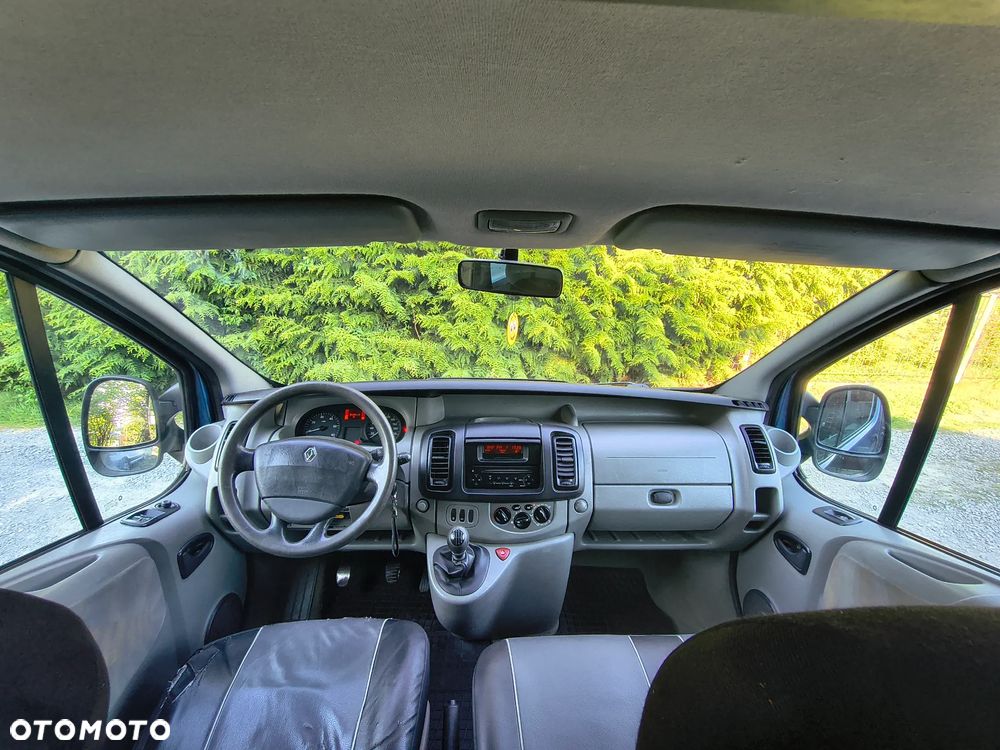 Renault Trafic Passenger - 4