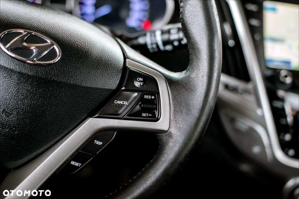 Hyundai Veloster - 18