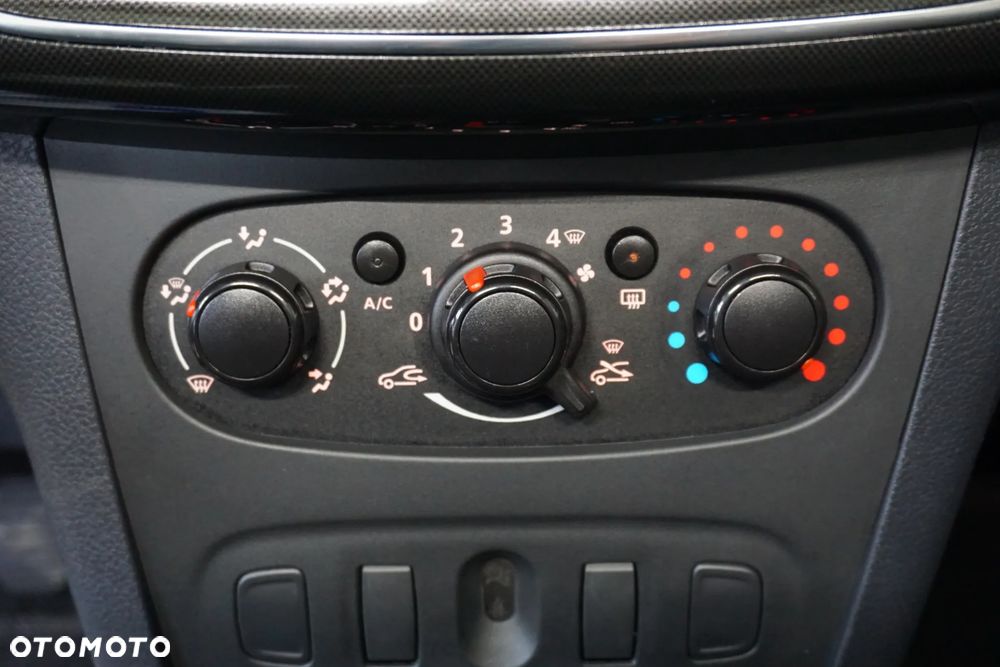 Dacia Sandero SCe 75 Acces - 29