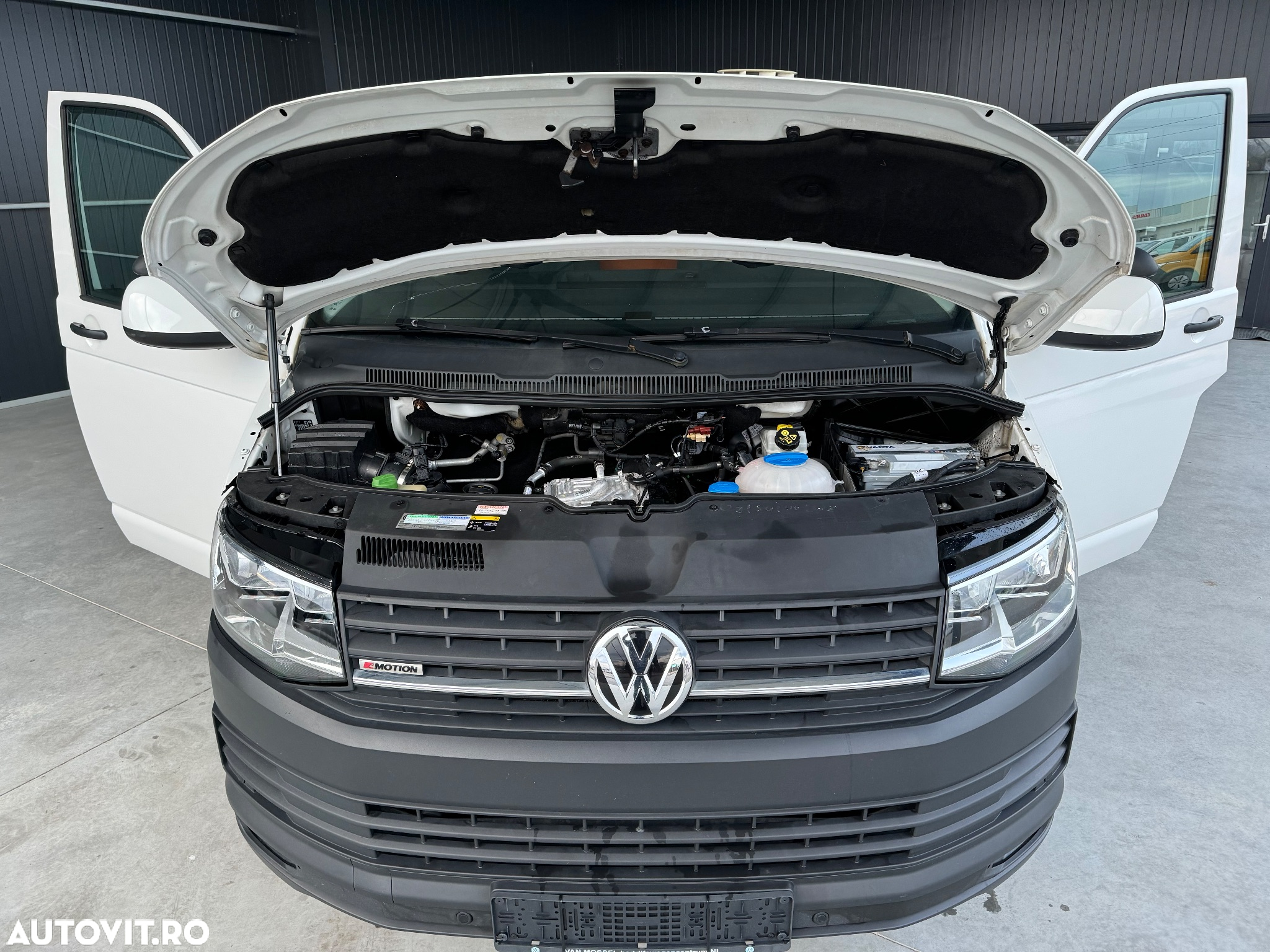 Volkswagen Transporter 4MOTION (4X4) DSG - 20