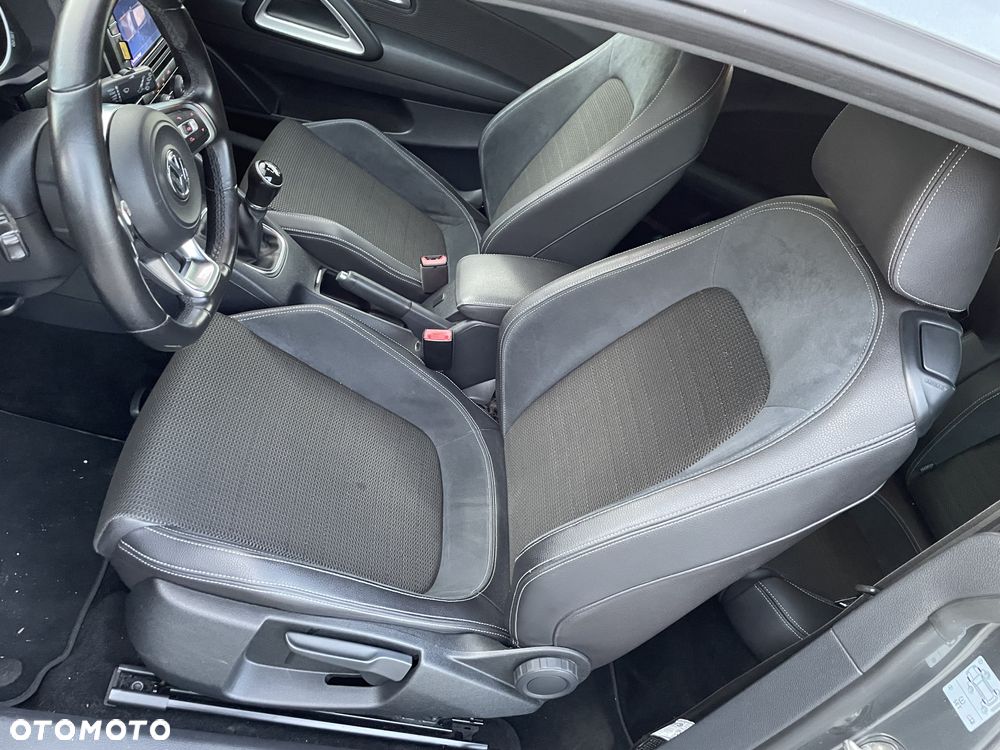 Volkswagen Scirocco 2.0 TDI Blue Motion Technologie Club - 14