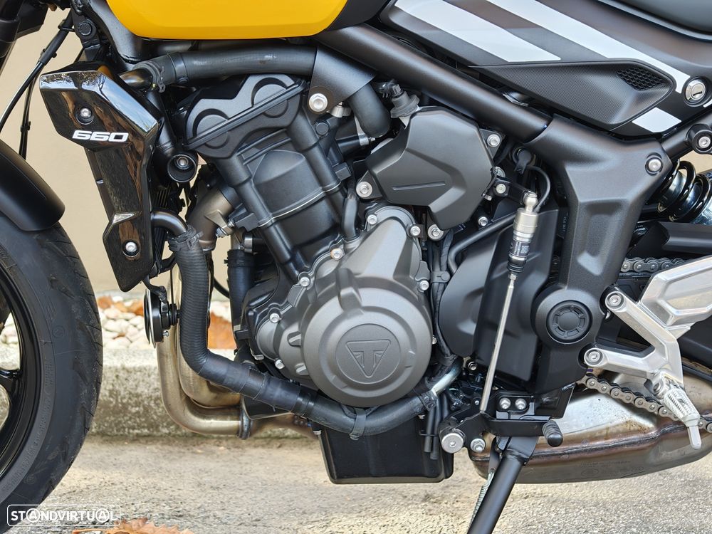 Triumph Trident 660 Cosmic Yellow - 12