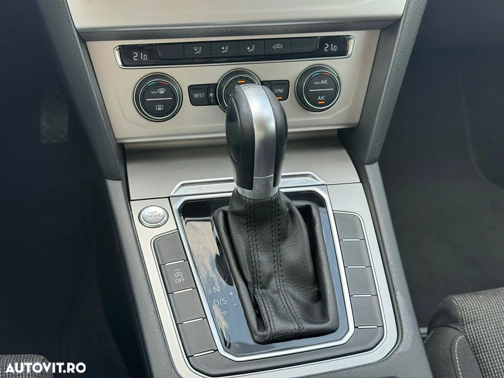 Volkswagen Passat - 14