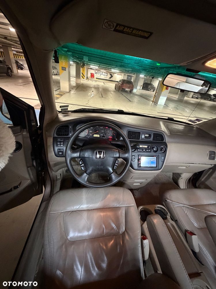Honda Odyssey 3.5 LX - 6